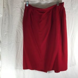 Fully lined Jones of New York suit skirt